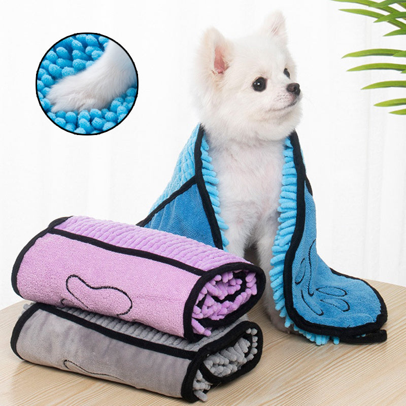 Snug & Dry: Microfiber Bathrobe Towel for Pawsome Pets!